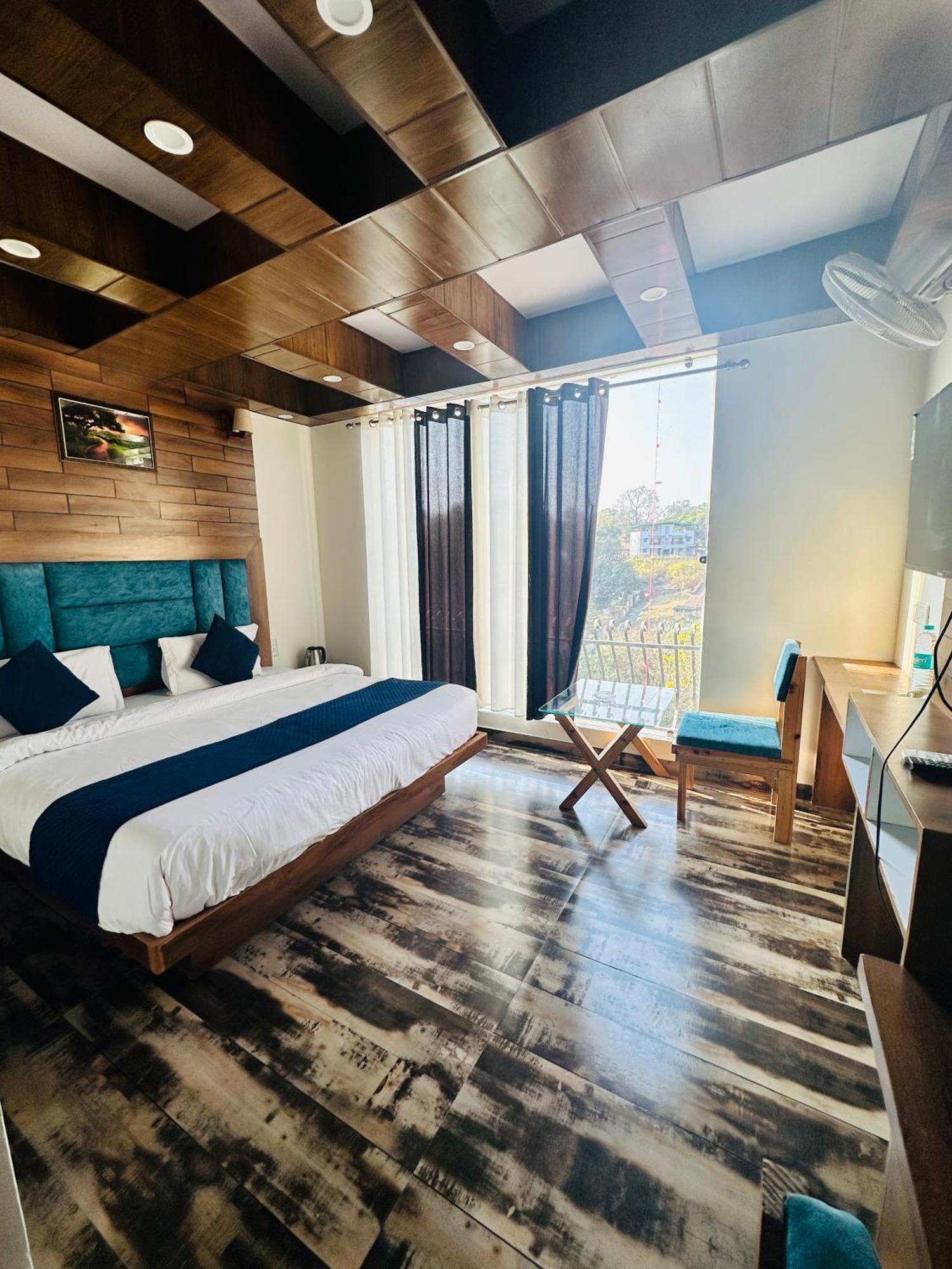 Hotel Royal Orbit By Arony Hospitality Dehradun Buitenkant foto