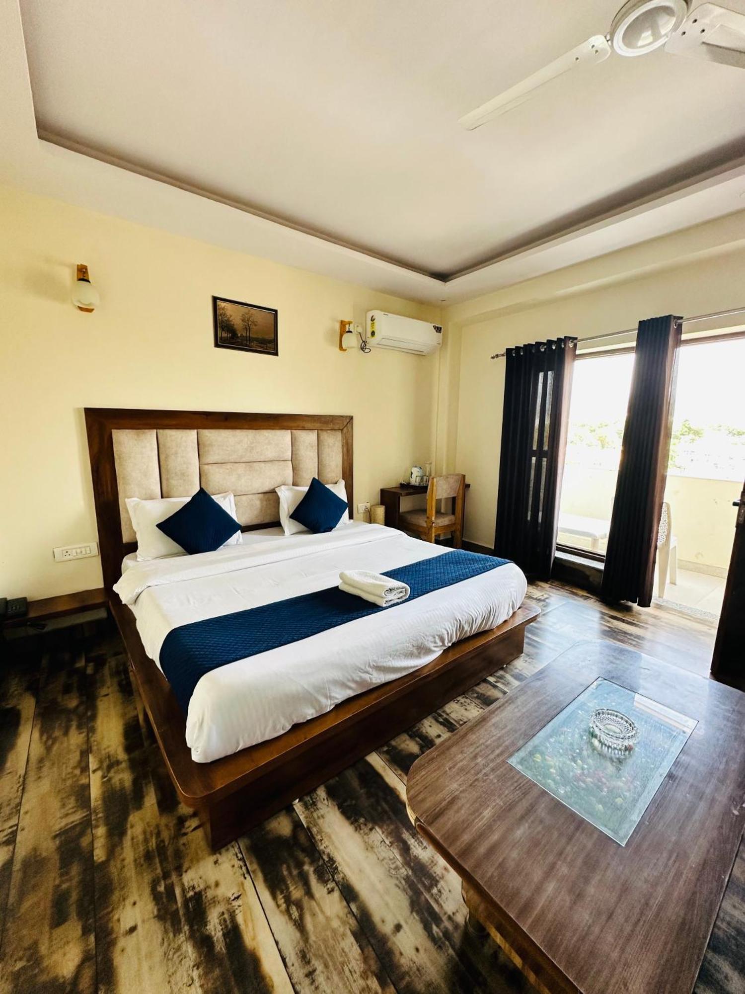 Hotel Royal Orbit By Arony Hospitality Dehradun Buitenkant foto