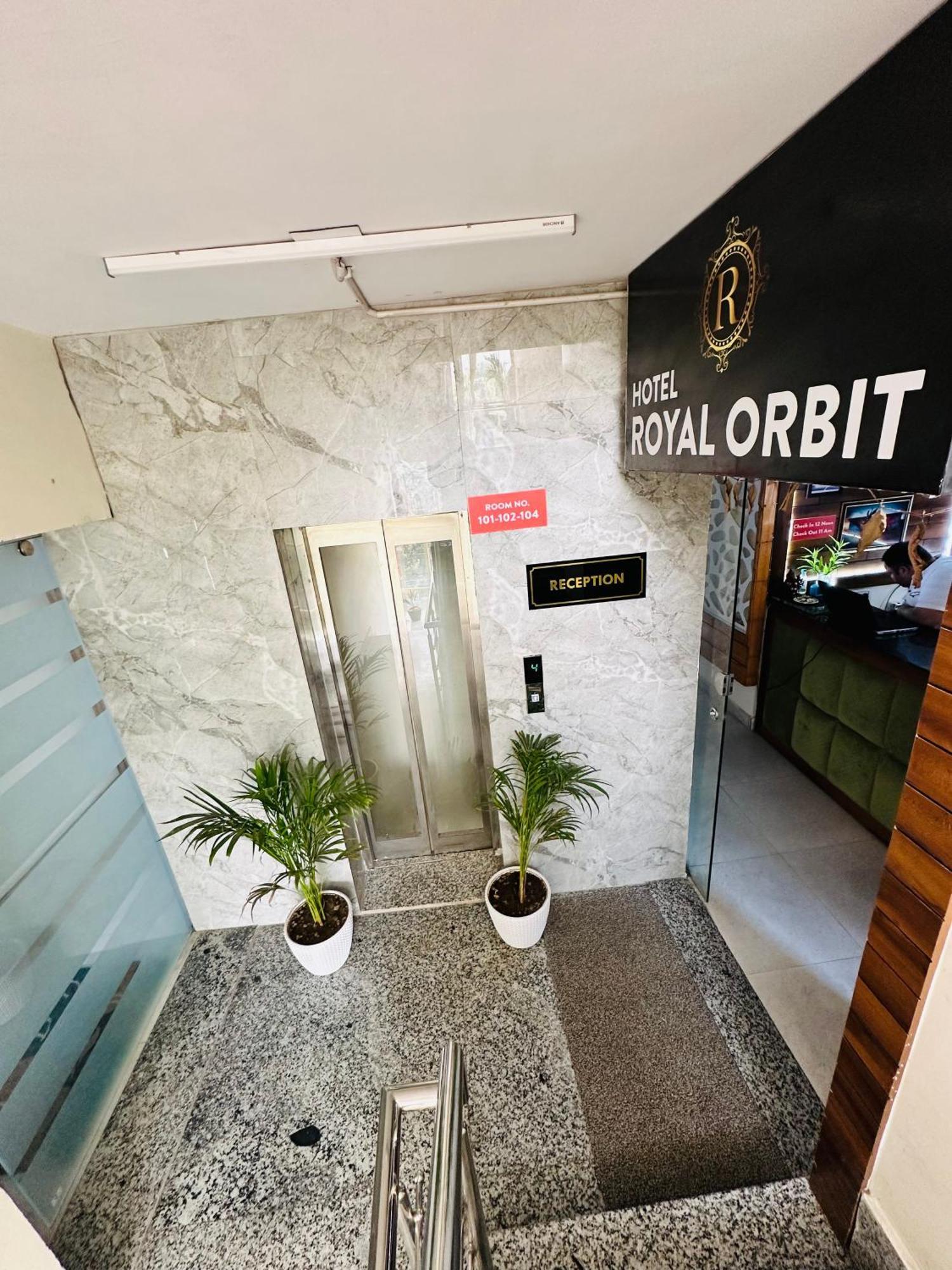 Hotel Royal Orbit By Arony Hospitality Dehradun Buitenkant foto
