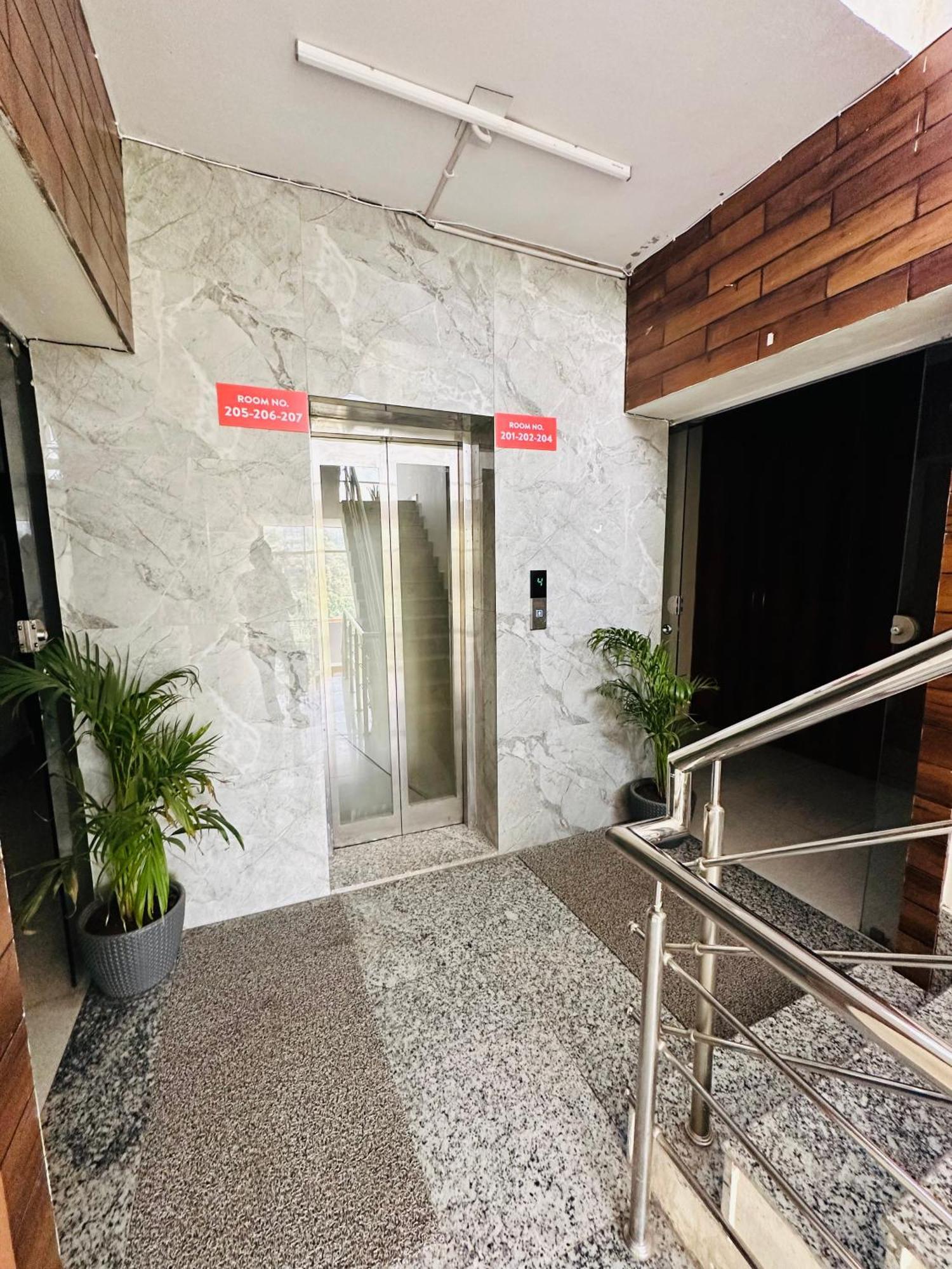 Hotel Royal Orbit By Arony Hospitality Dehradun Buitenkant foto